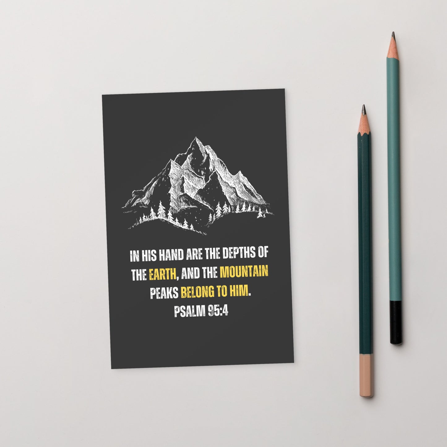 In His Hand - Psalm 95,4 - Berge-Design - Postkarte