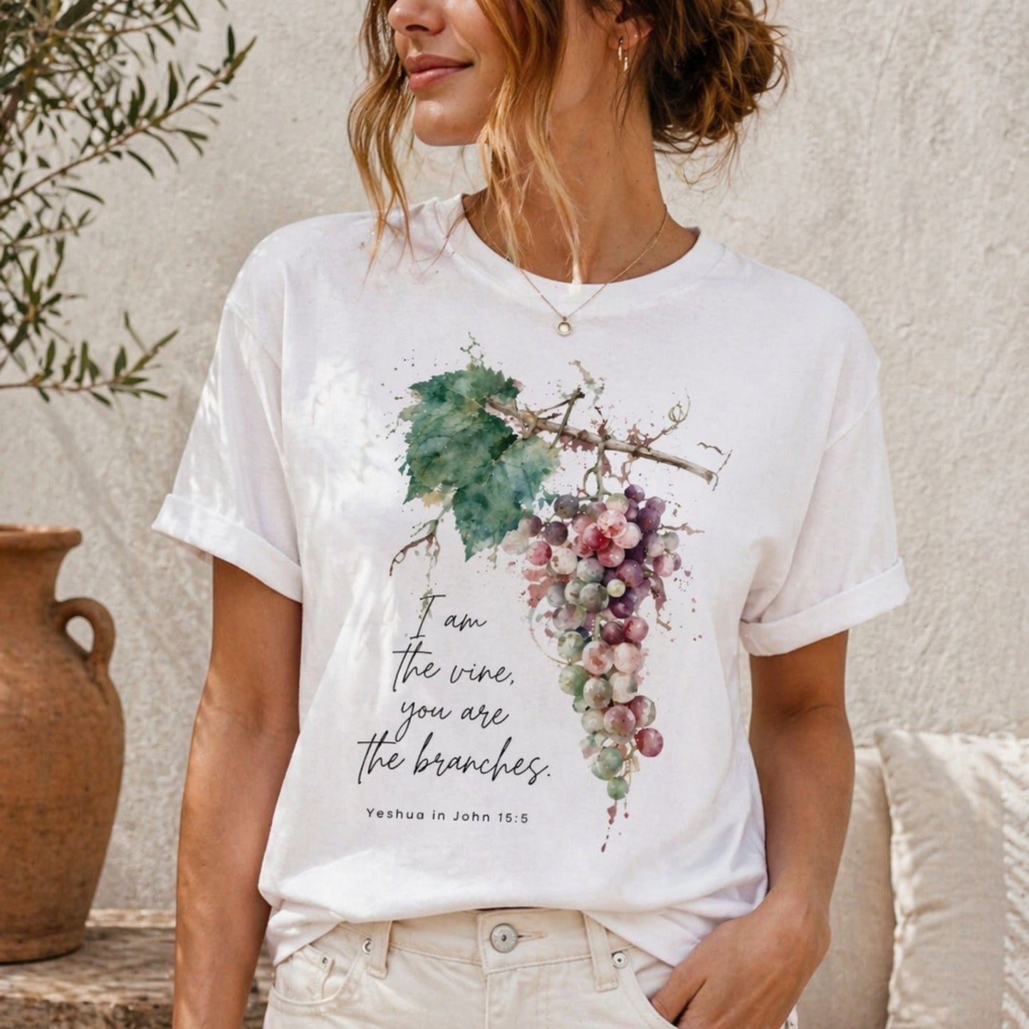 I Am the Vine – Women's T-Shirt with Grapevine Motif